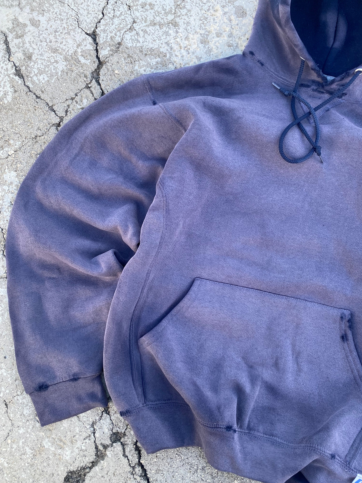 2000’S SUN FADE RUSSELL ATHLETIC BLANK HOODIE (M)