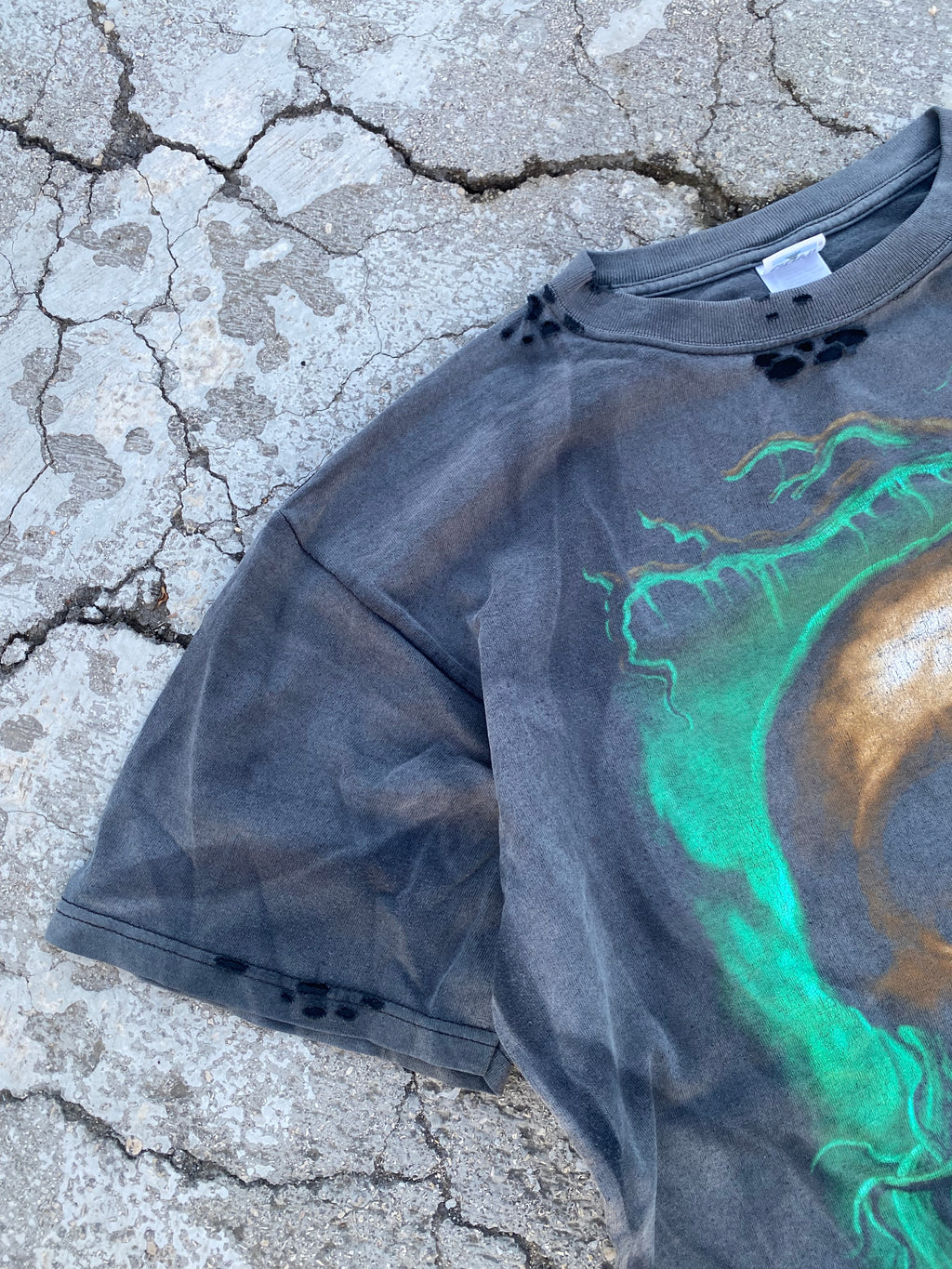 2000’S SKULL DISTRESSED TEE (XL)