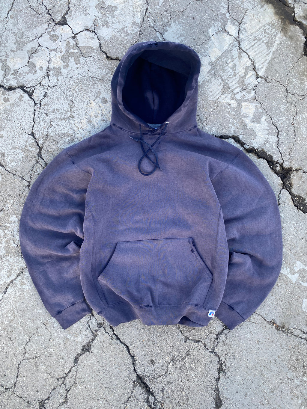 2000’S SUN FADE RUSSELL ATHLETIC BLANK HOODIE (M)