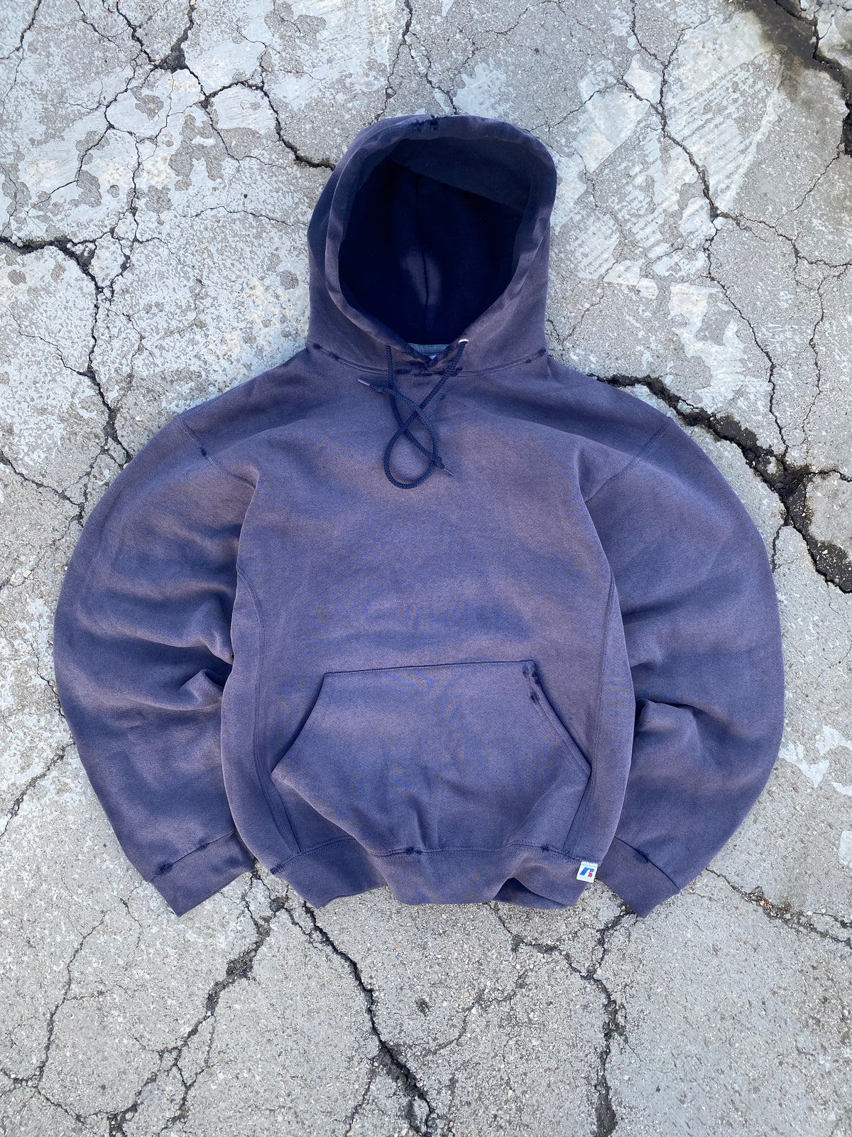 2000’S SUN FADE RUSSELL ATHLETIC BLANK HOODIE (M)