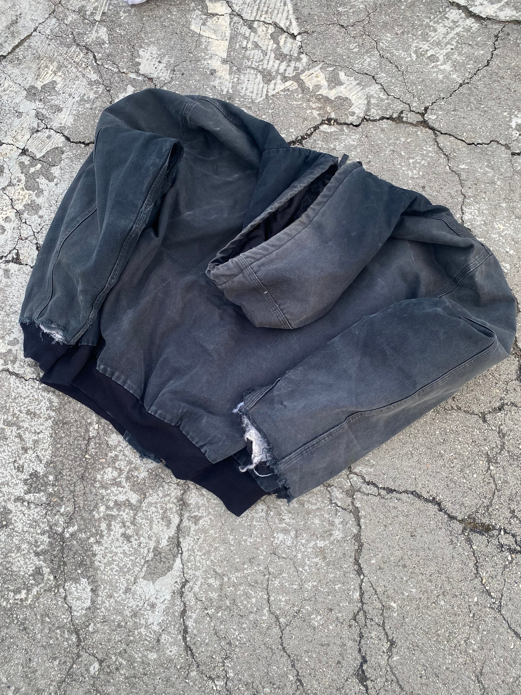 2000’S CARHARTT DESTROYED FADED ACTIVE JACKET (XXL)