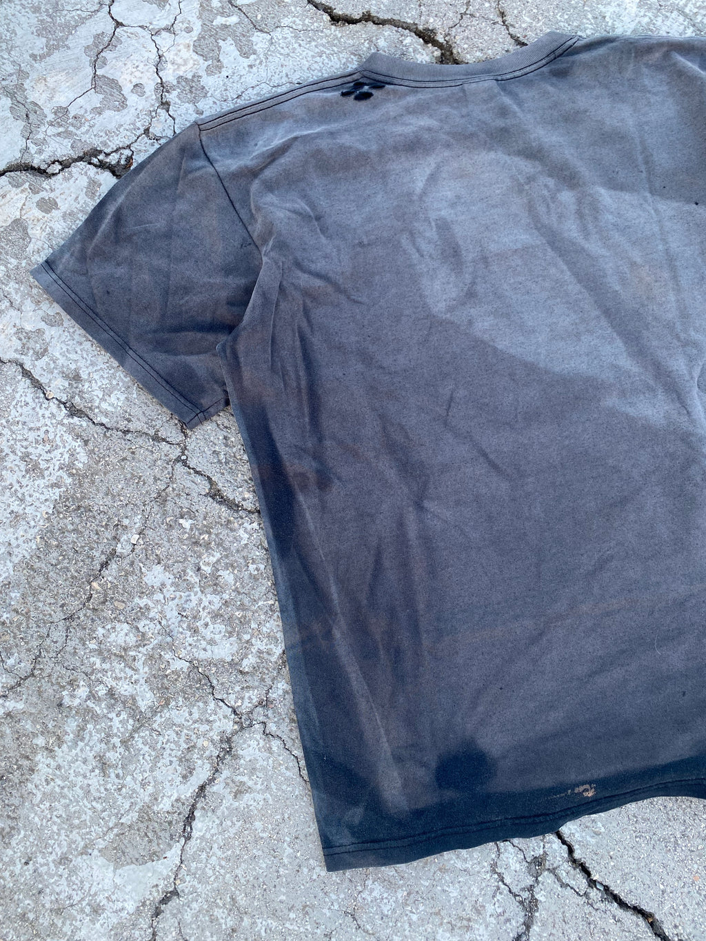 2000’S SKULL DISTRESSED TEE (XL)