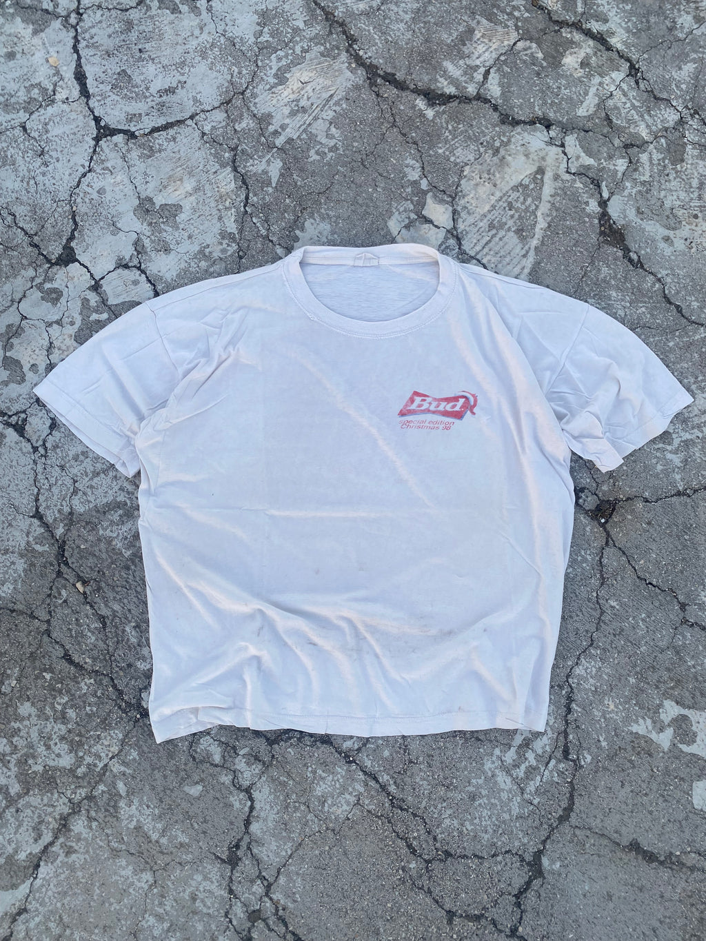 1990’S BUD BEER CHRISTMAS EDITION DIRTY WHITE TEE (XL)