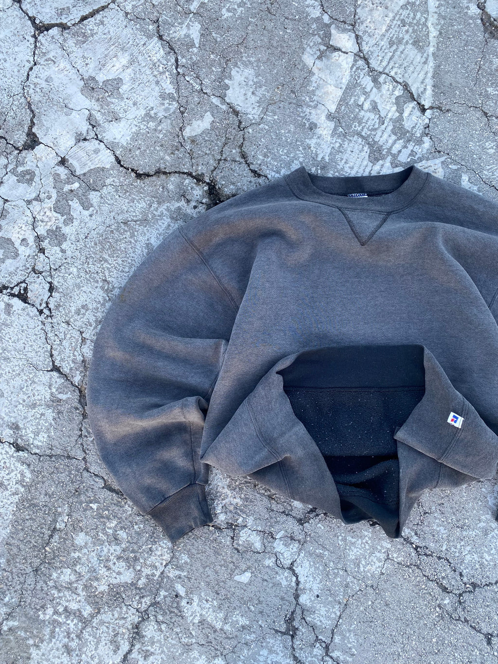 1990’S RUSSELL ATHLETIC SUN FADE BLANK REPAIR CREWNECK (L)