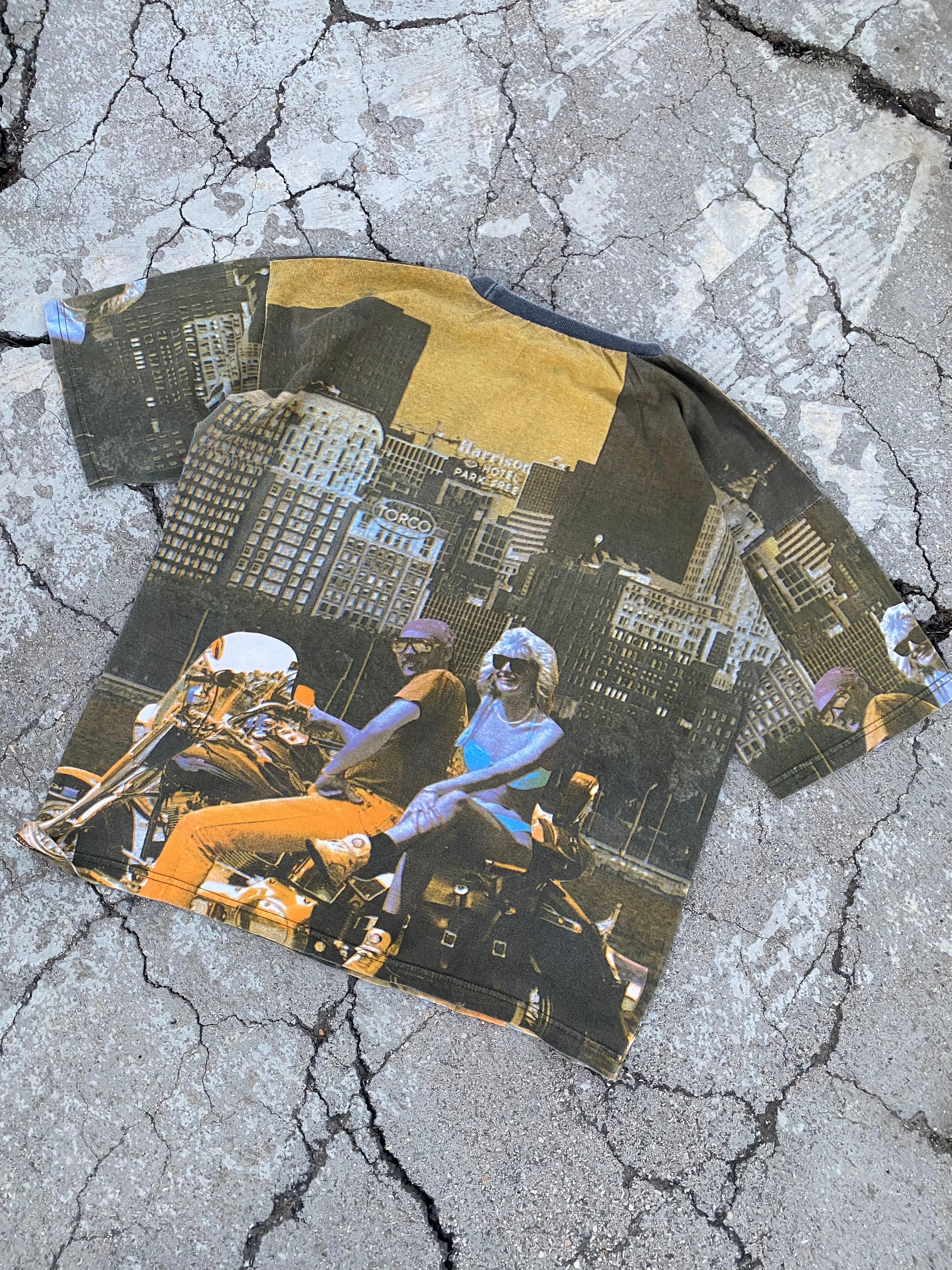 1990’S CHICAGO SKYLINE AOP TEE (XL)