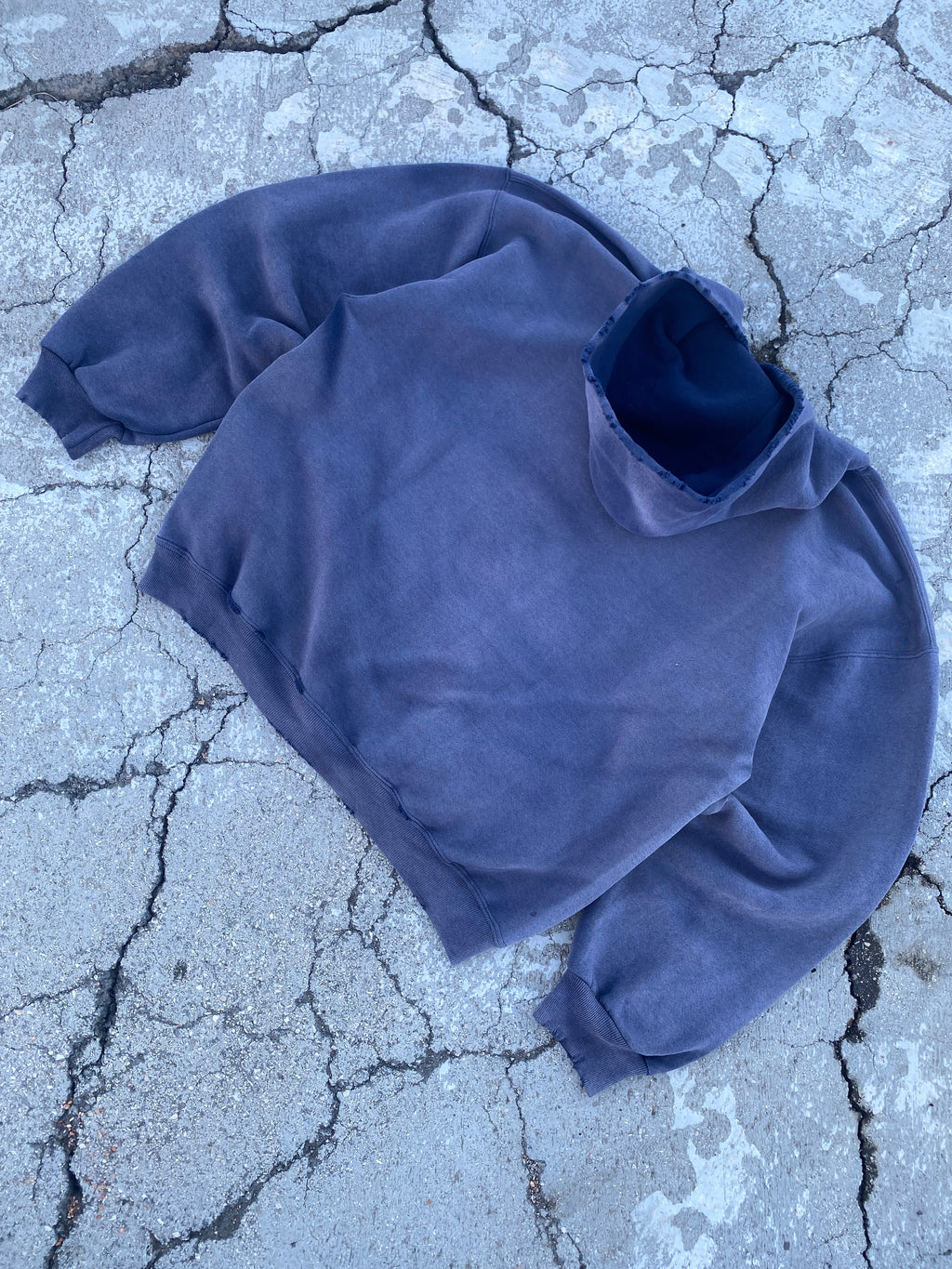 2000’S SUN FADE RUSSELL ATHLETIC BLANK HOODIE (L-XL)
