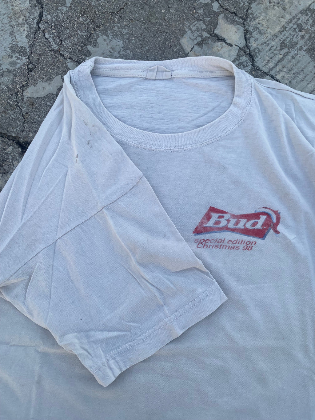 1990’S BUD BEER CHRISTMAS EDITION DIRTY WHITE TEE (XL)