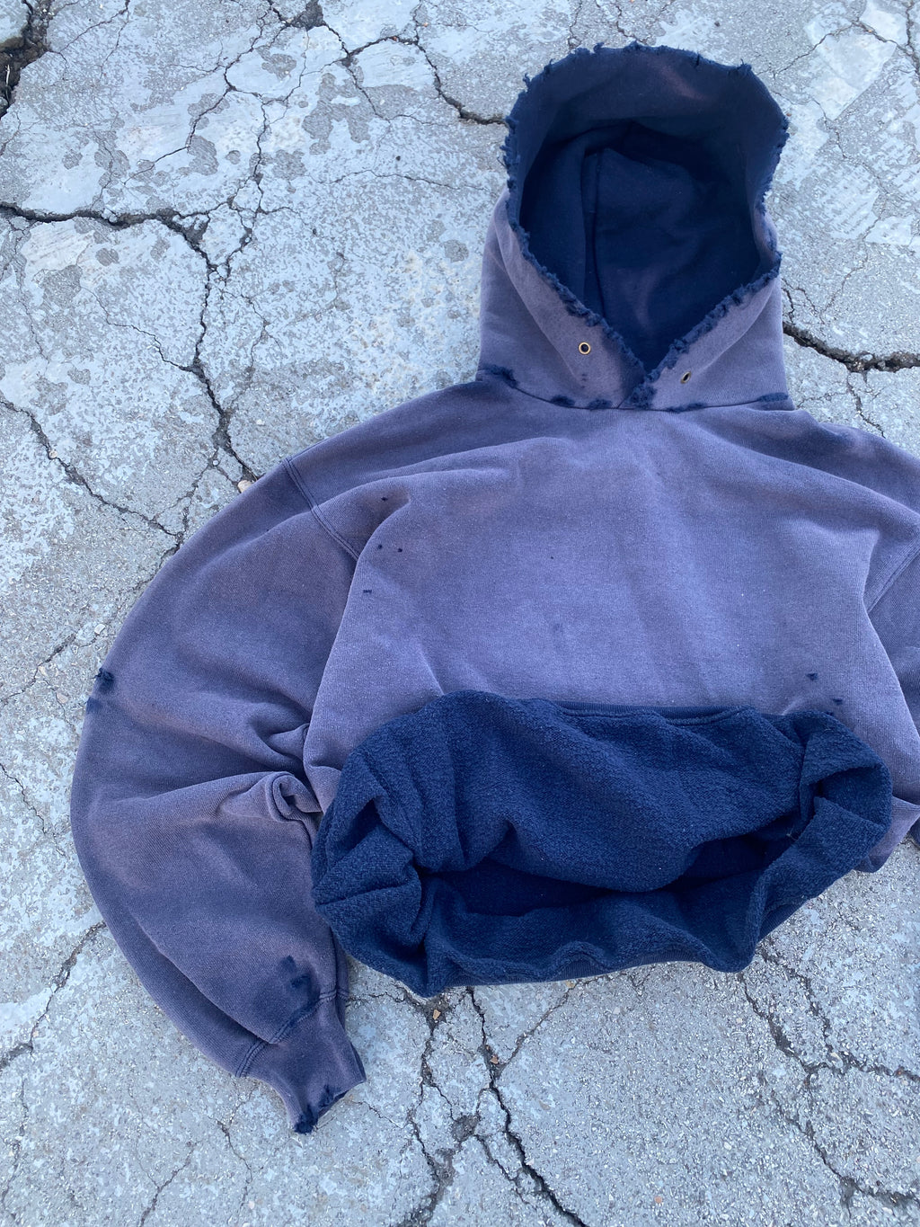 2000’S SUN FADE BLANK NAVY HOODIE (M)