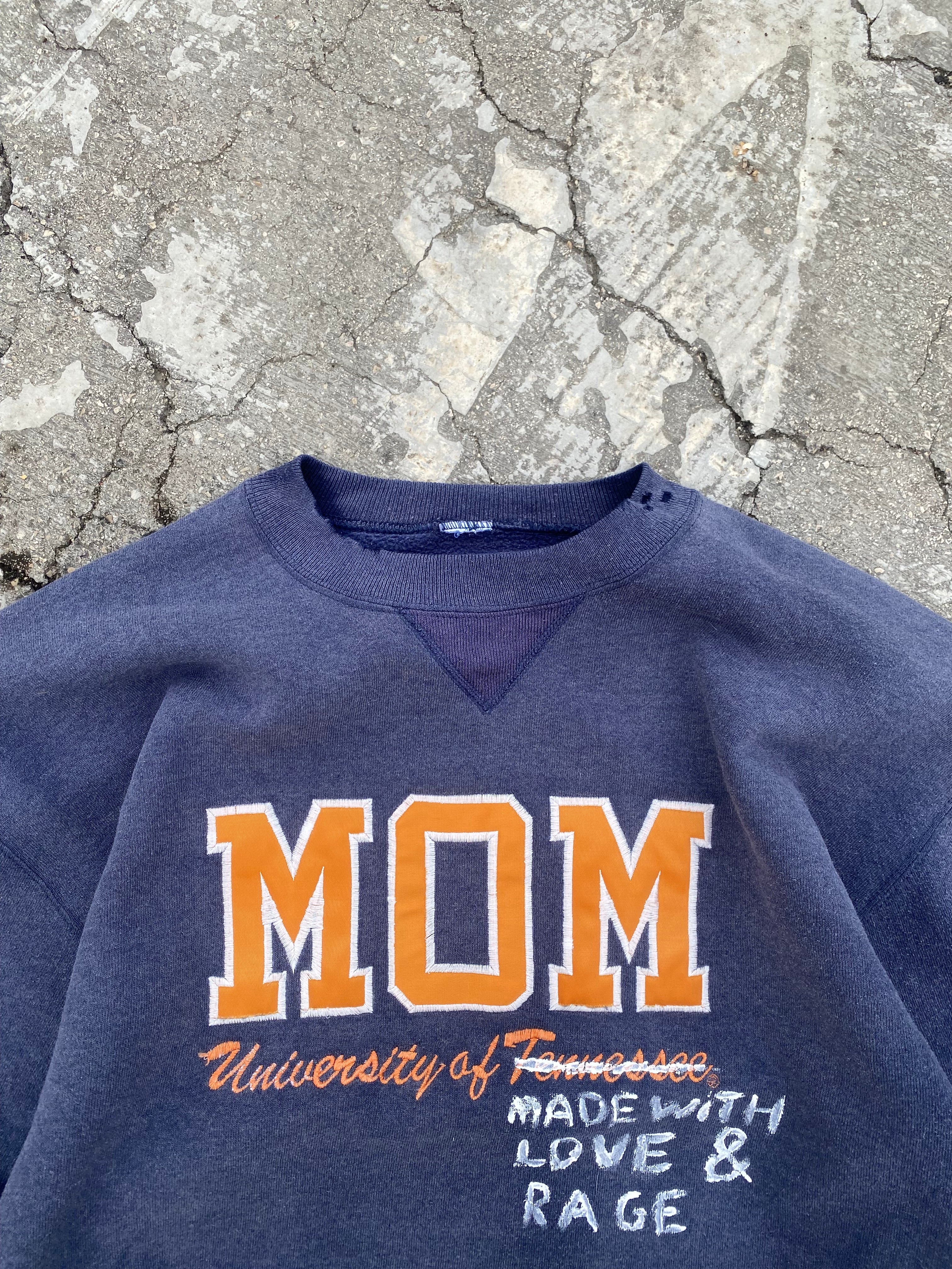 1990’S SUN FADED “MOM” RUSSELL ATHLETIC DISTRESSED CREWNECK (L)