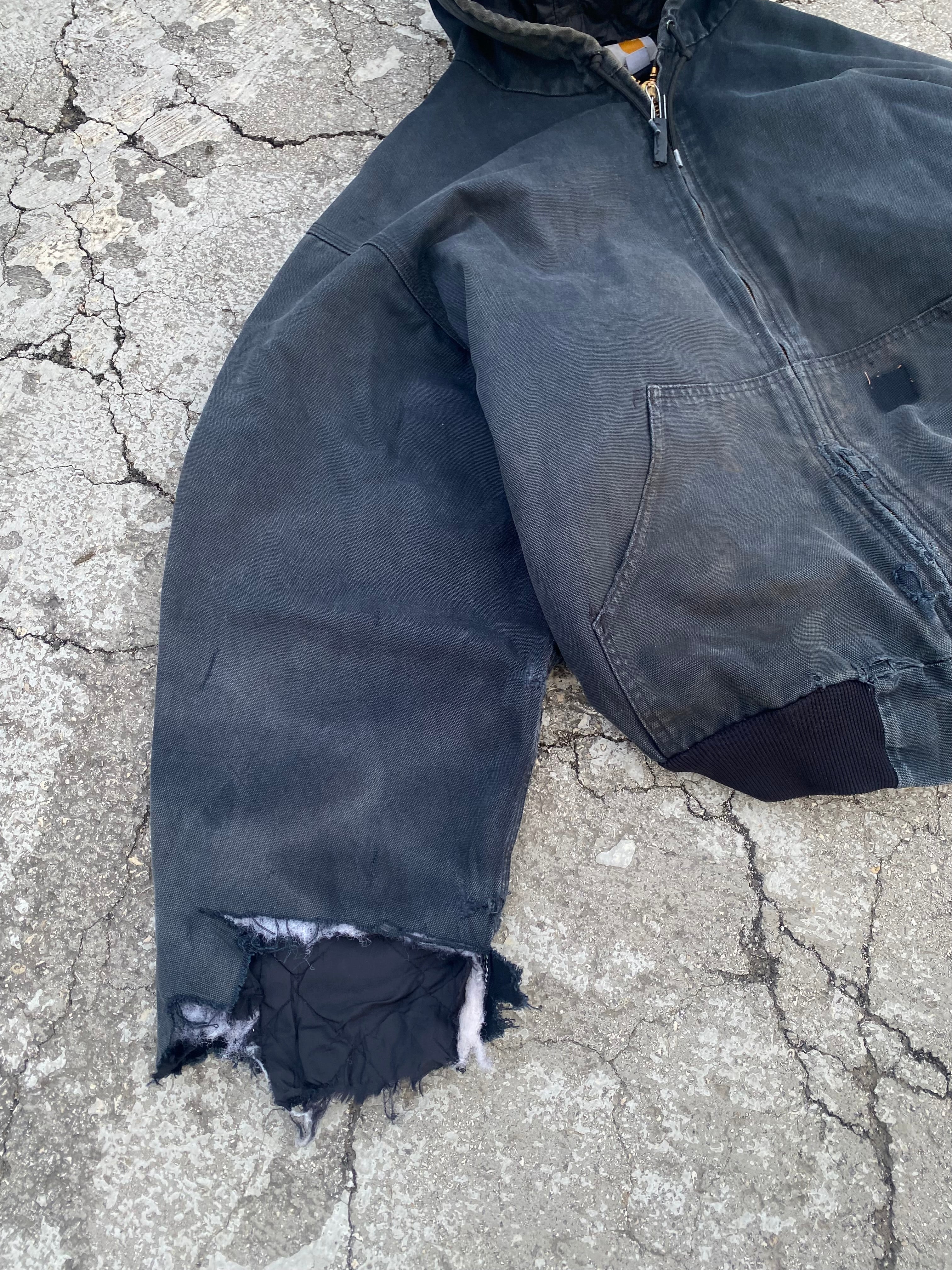 2000’S CARHARTT DESTROYED FADED ACTIVE JACKET (XXL)
