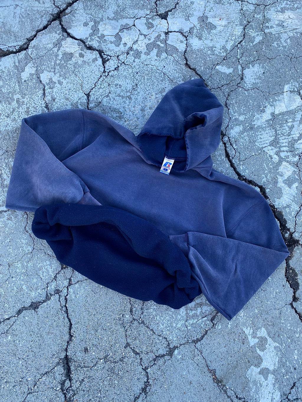 2000’S SUN FADE RUSSELL ATHLETIC BLANK HOODIE (L-XL)