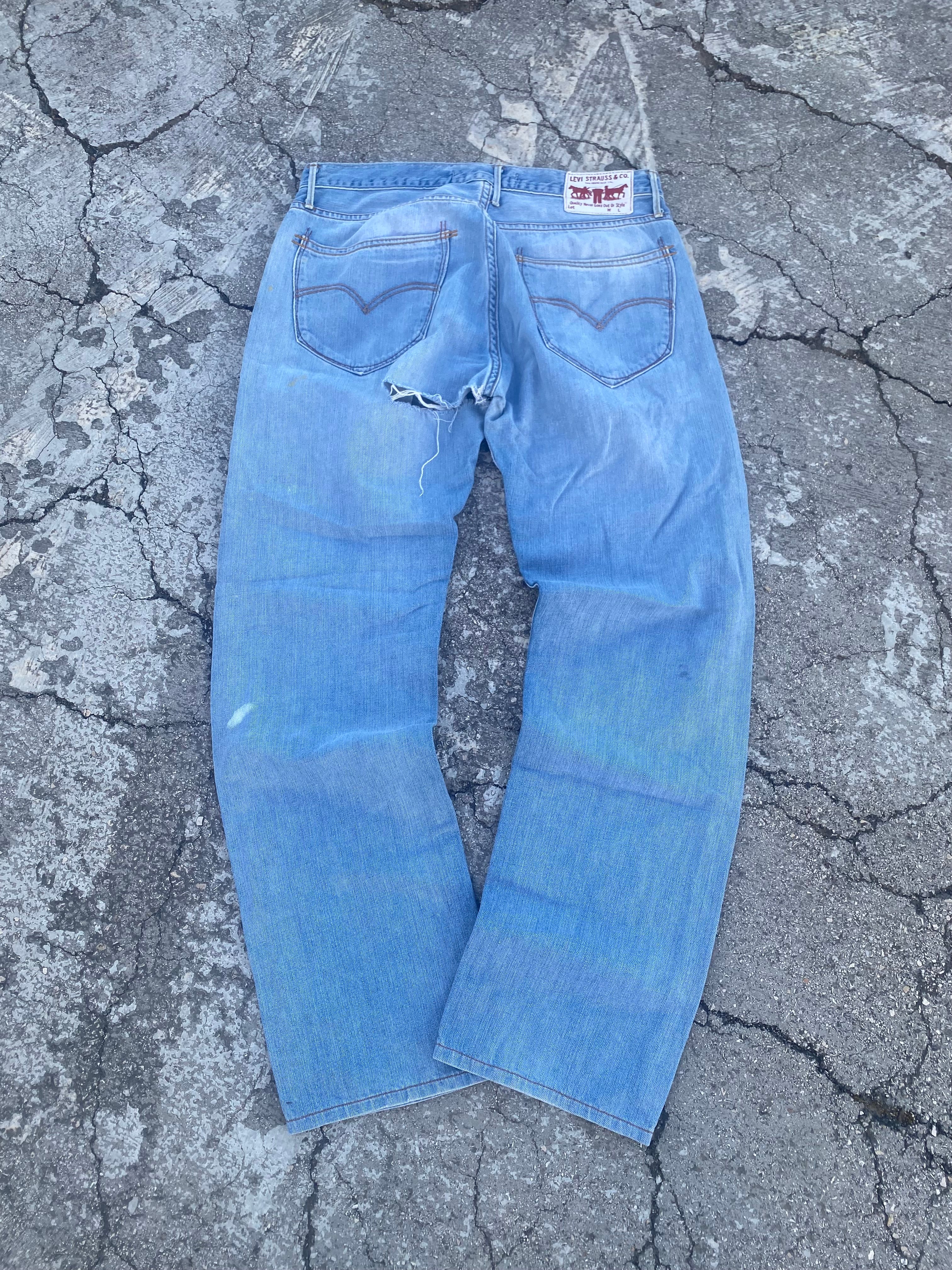 2000’S LEVI’S WASHED/PAINT DENIM
