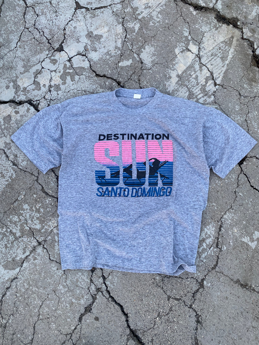 1980’S SINGLE STITCH “SANTO DOMINGO” DESTINATION SOUVENIR 🏖️ TEE (L-XL)