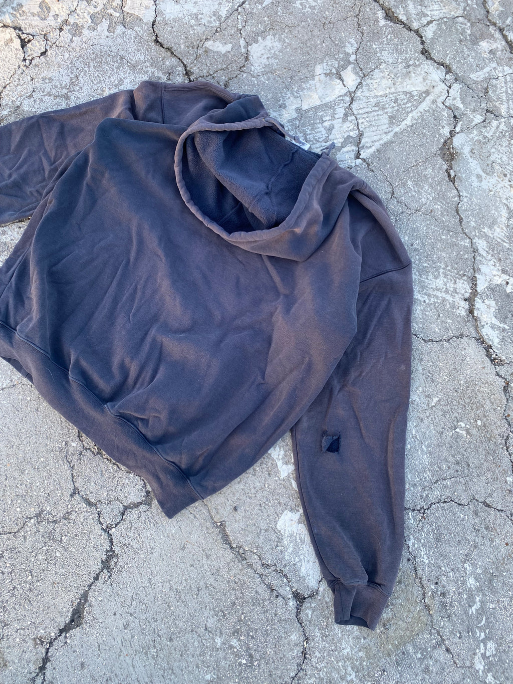 2000’S SUN FADE CARHARTT DISTRESSED ZIP HOODIE (XL)