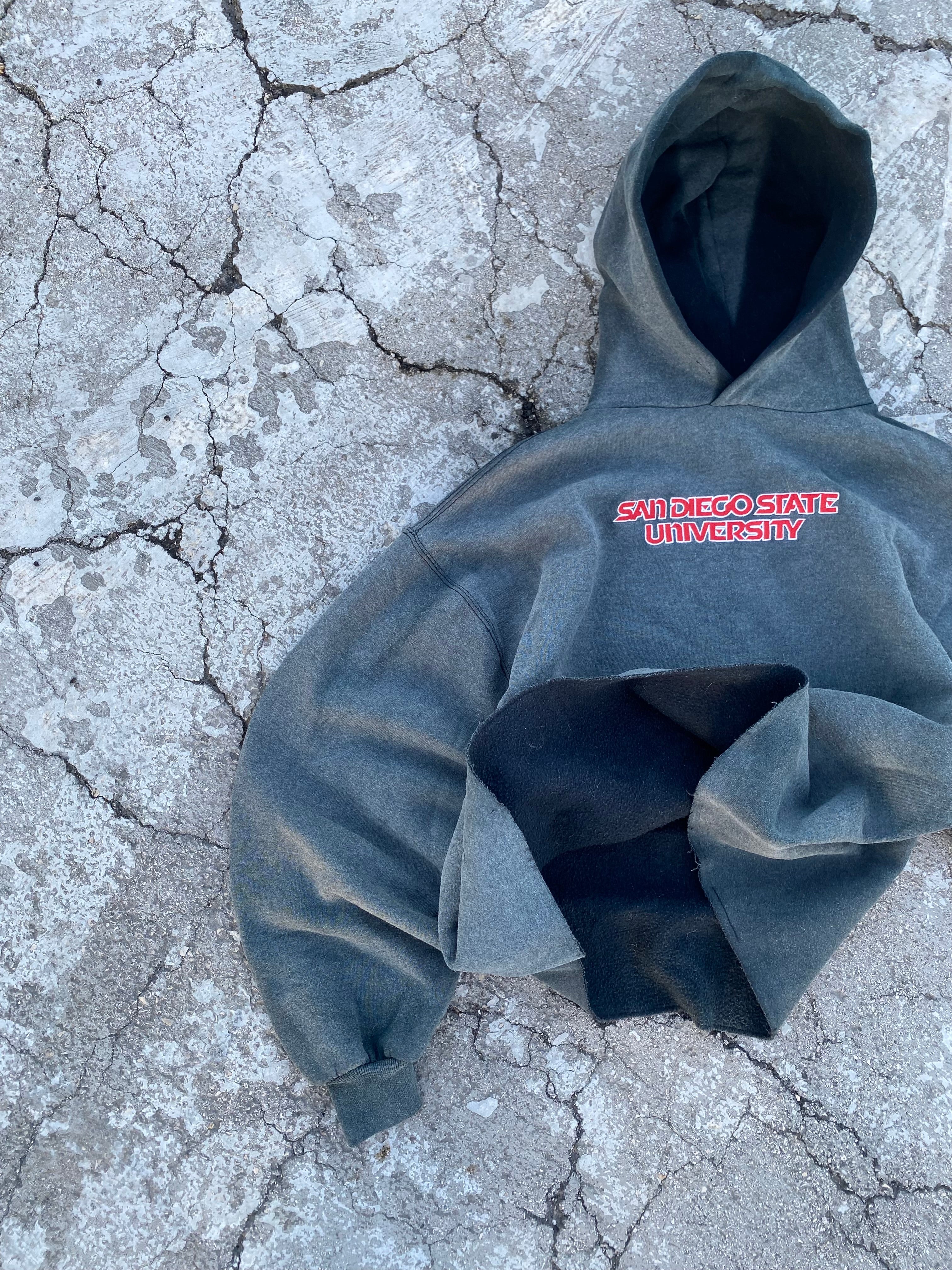 1990’S SUN FADE RUSSELL ATHLETIC UNI HOODIE (M-L)