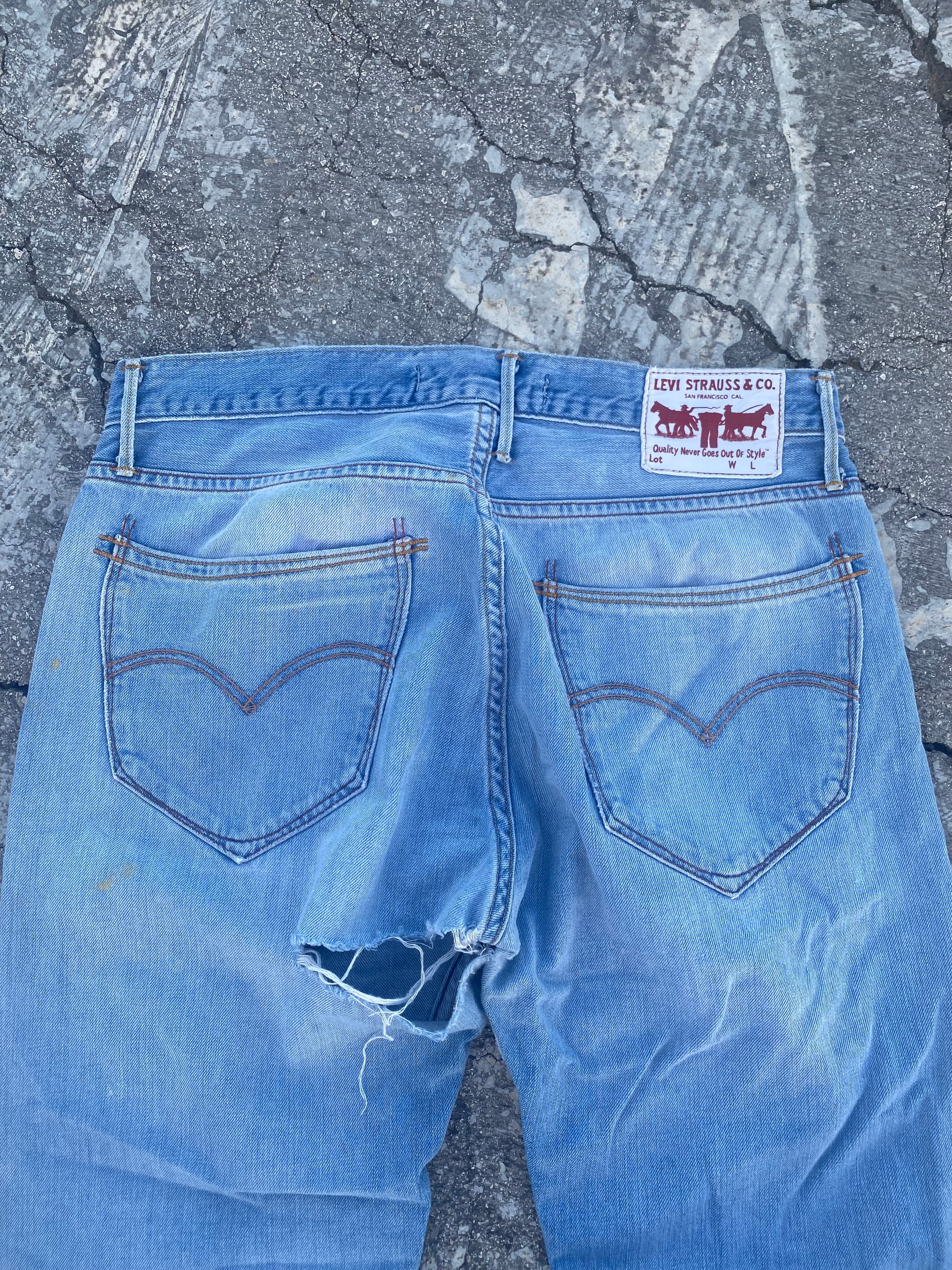 2000’S LEVI’S WASHED/PAINT DENIM