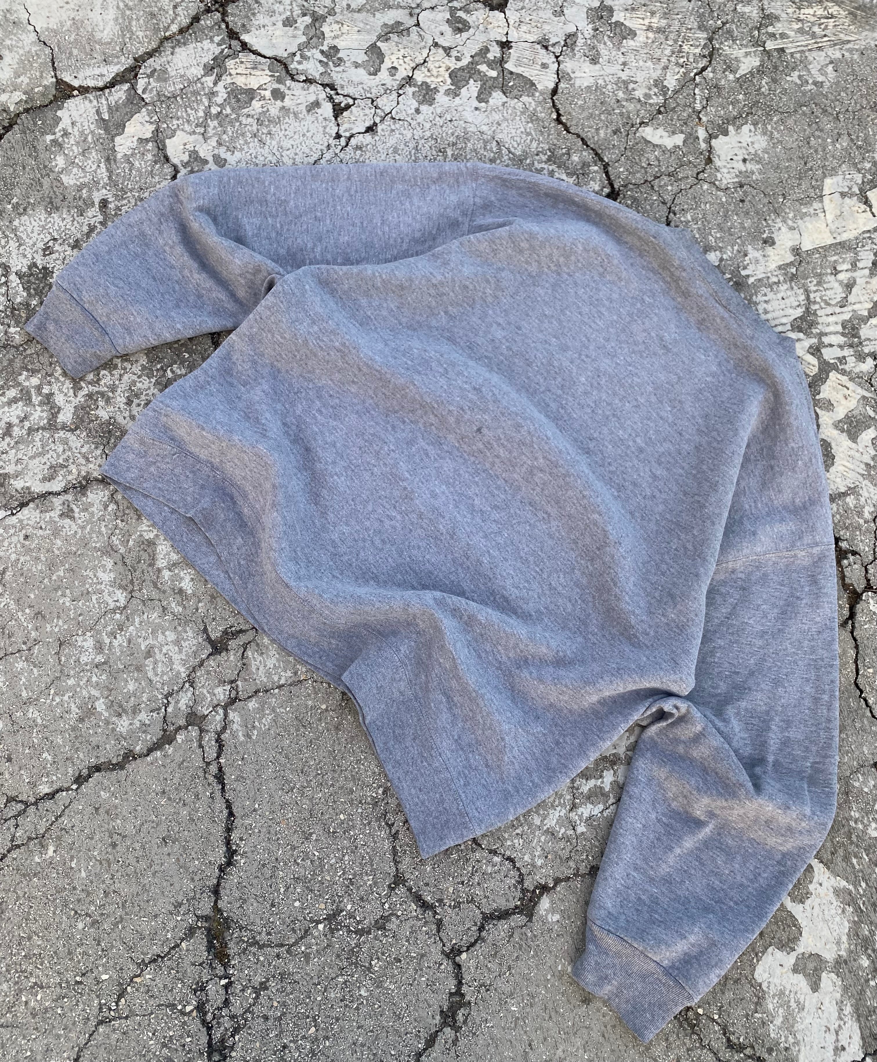 2000’S RUSSELL ATHLETIC BLANK CREWNECK (XL)