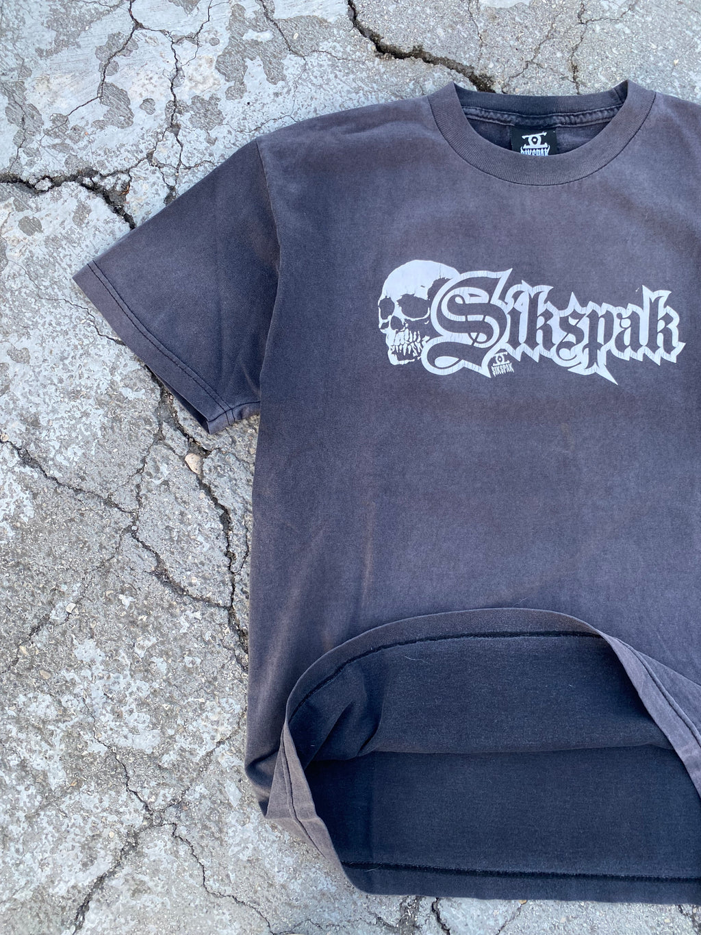 2000’S SIKSPAK SUN FADED TEE (M)