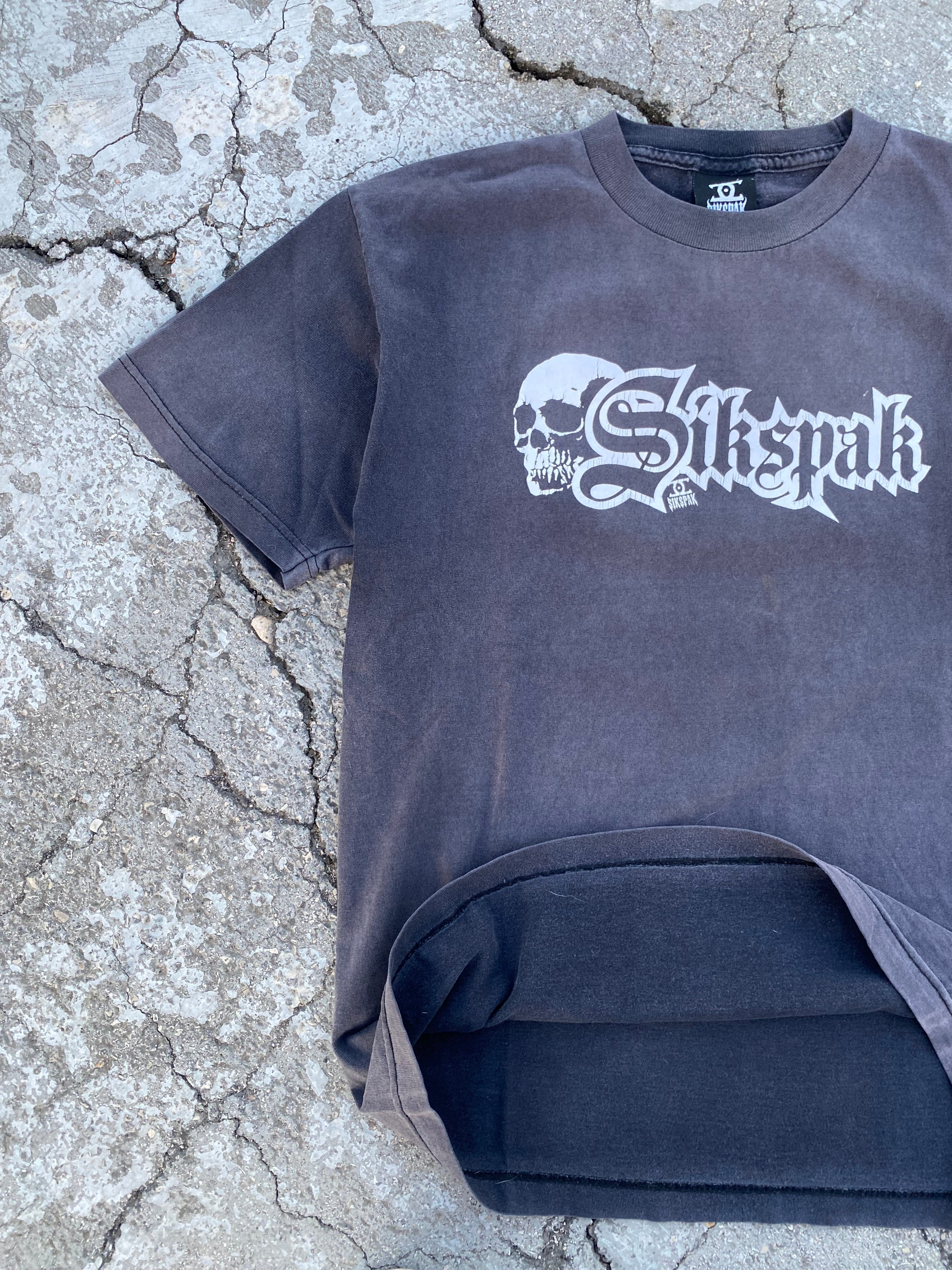 2000’S SIKSPAK SUN FADED TEE (M)