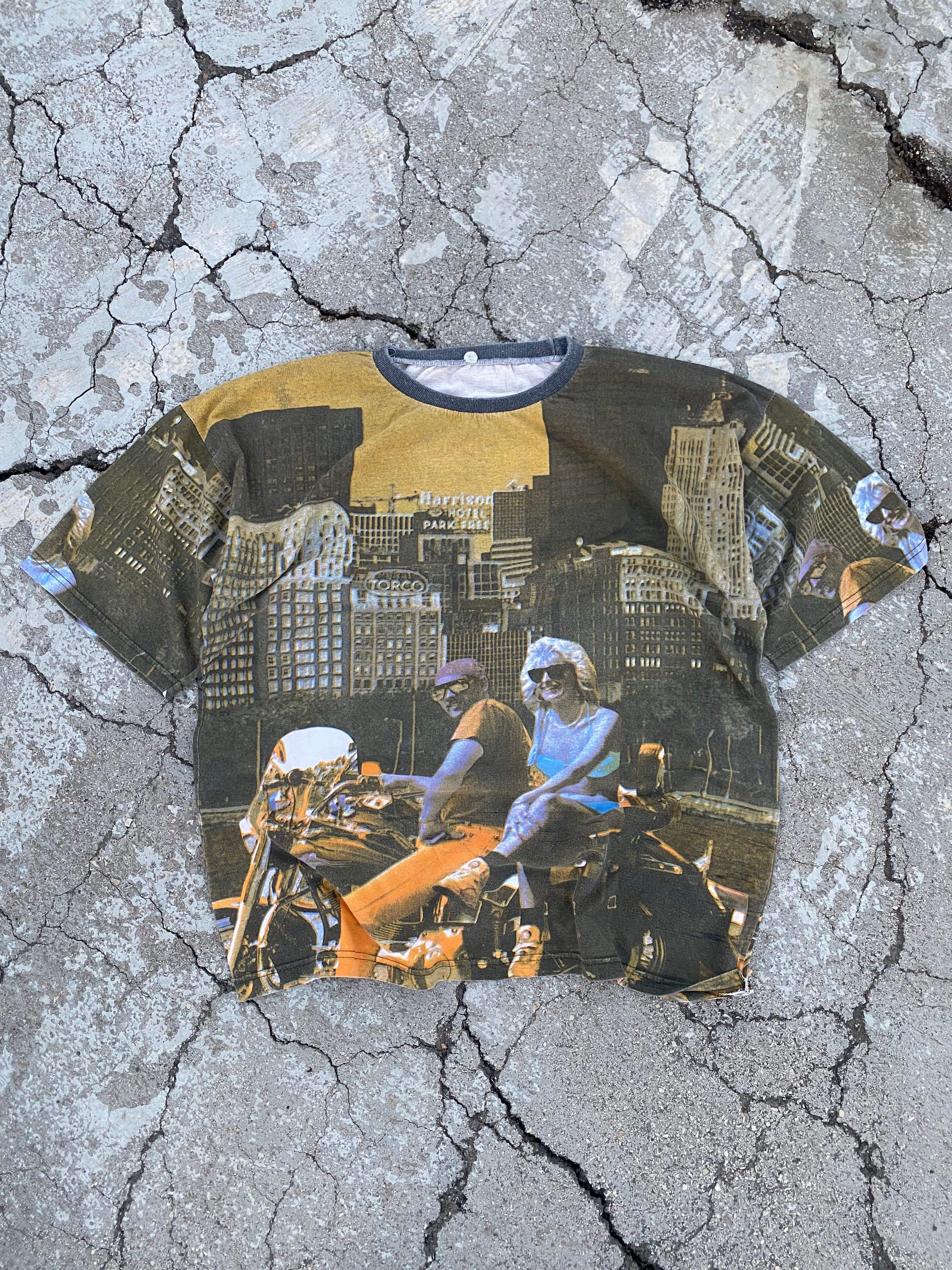 1990’S CHICAGO SKYLINE AOP TEE (XL)