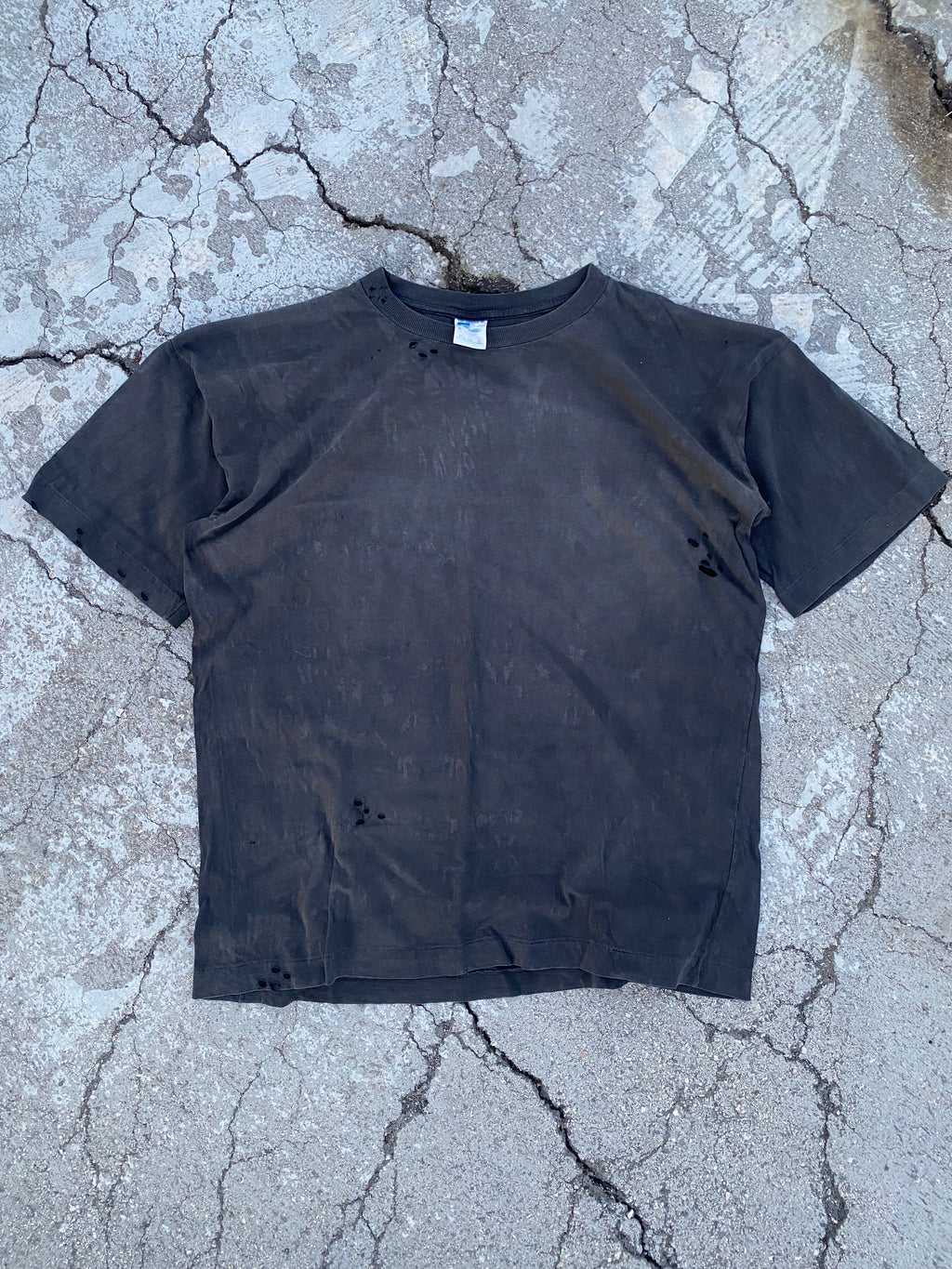1990’S SINGLE STITCH BLANK FADED/DISTRESSED TEE (XL)