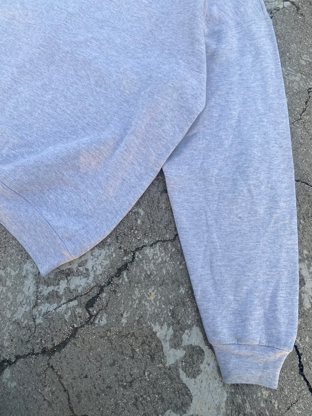 1990’S VINTAGE “TAZ” GREY CREWNECK (L)