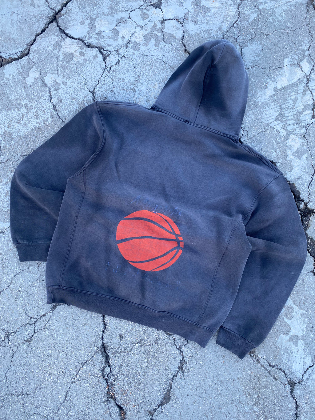 2000’S SUN FADE RUSSELL ATHLETIC 🏀 HOODIE (L)