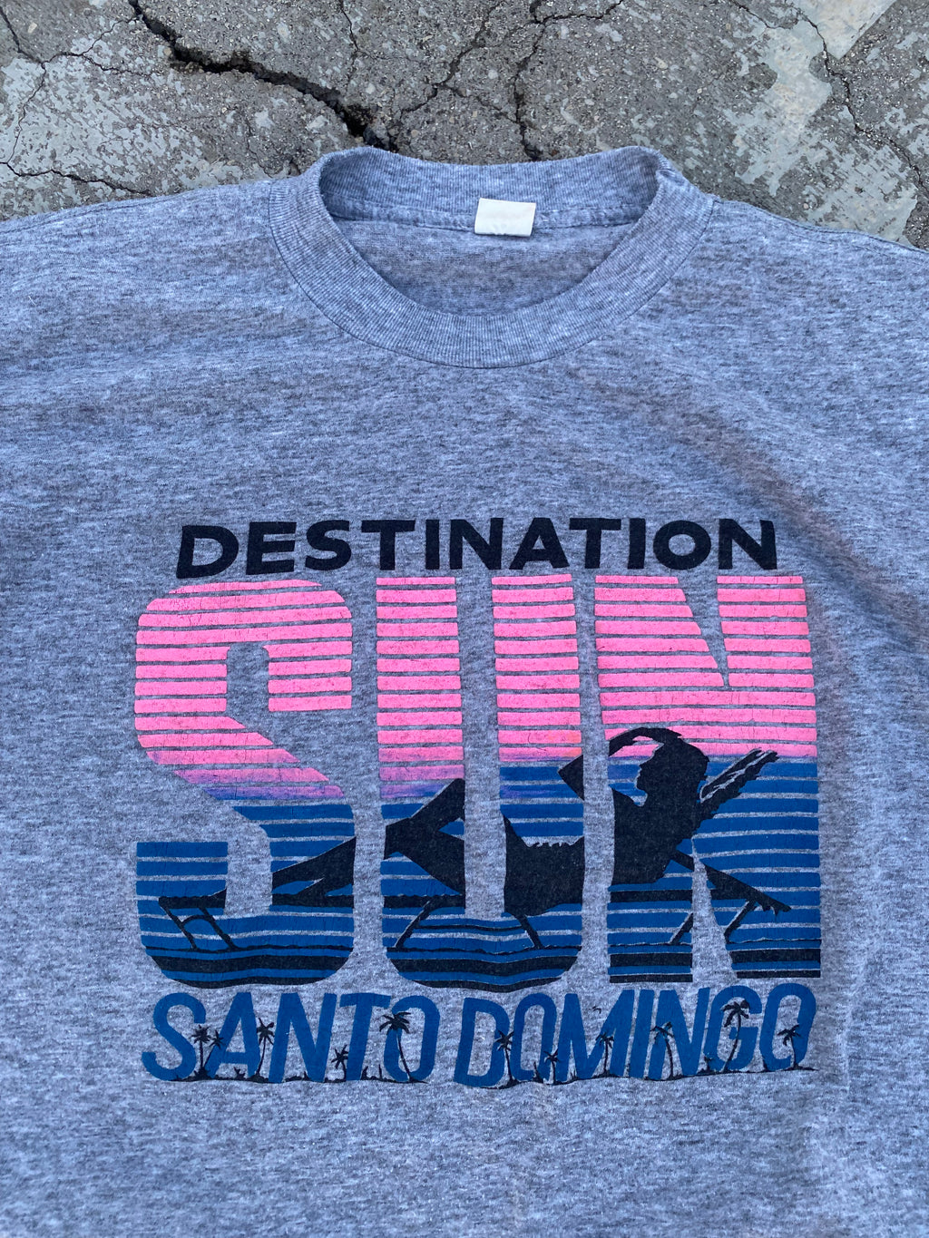 1980’S SINGLE STITCH “SANTO DOMINGO” DESTINATION SOUVENIR 🏖️ TEE (L-XL)