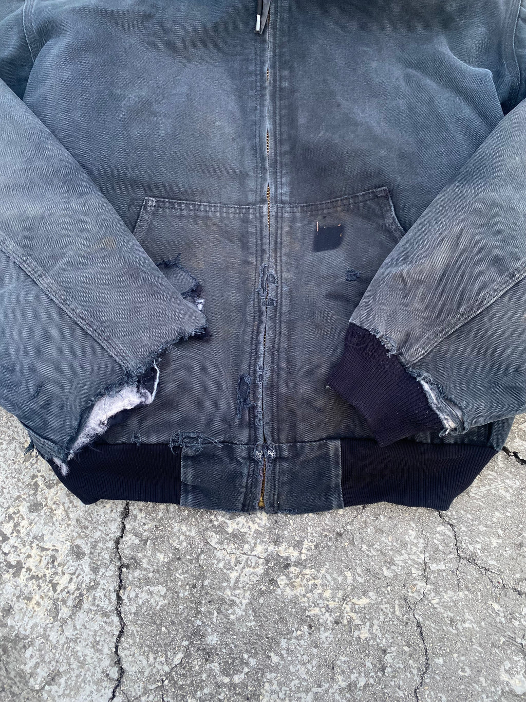 2000’S CARHARTT DESTROYED FADED ACTIVE JACKET (XXL)