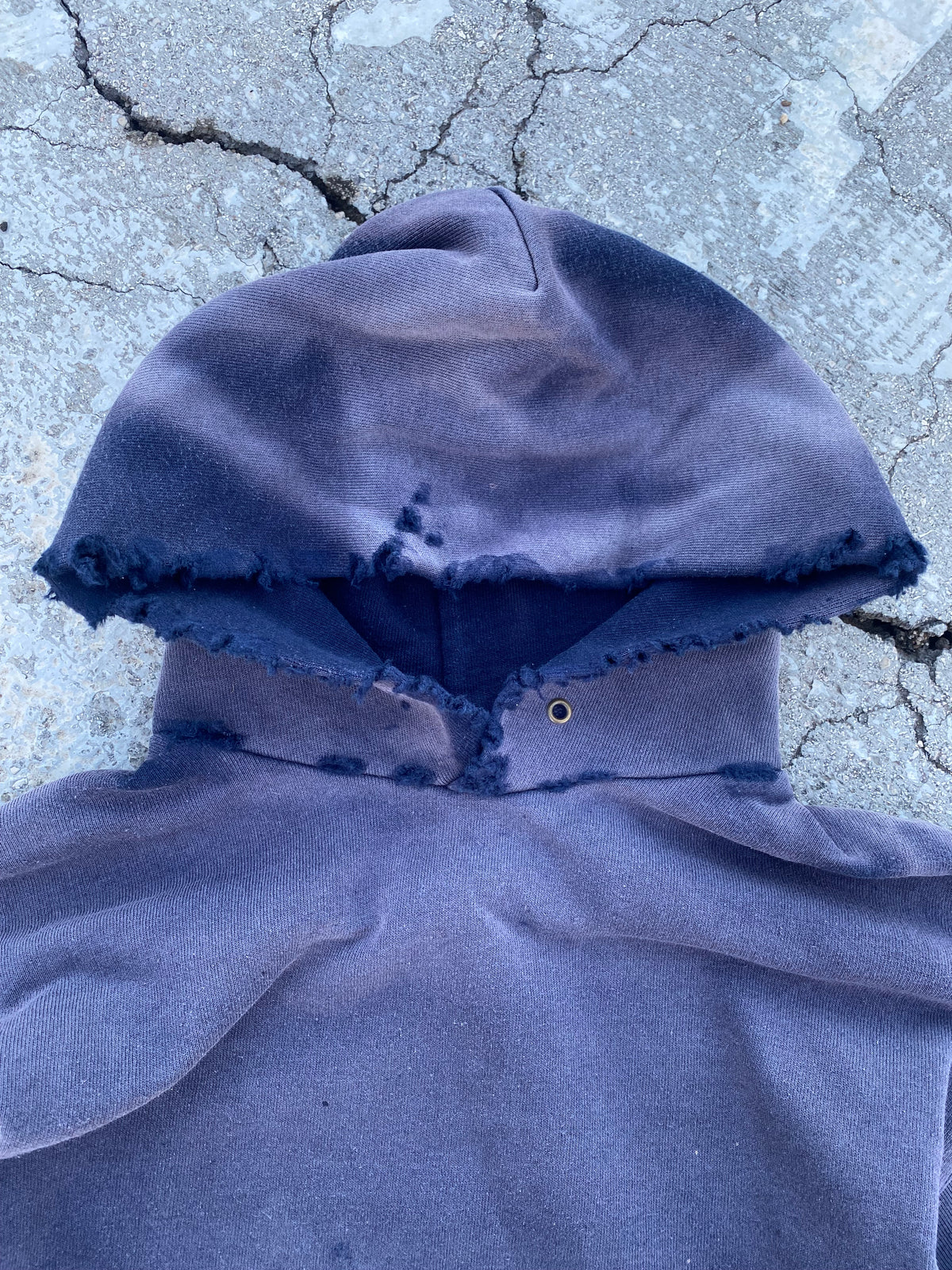 2000’S SUN FADE BLANK NAVY HOODIE (M)