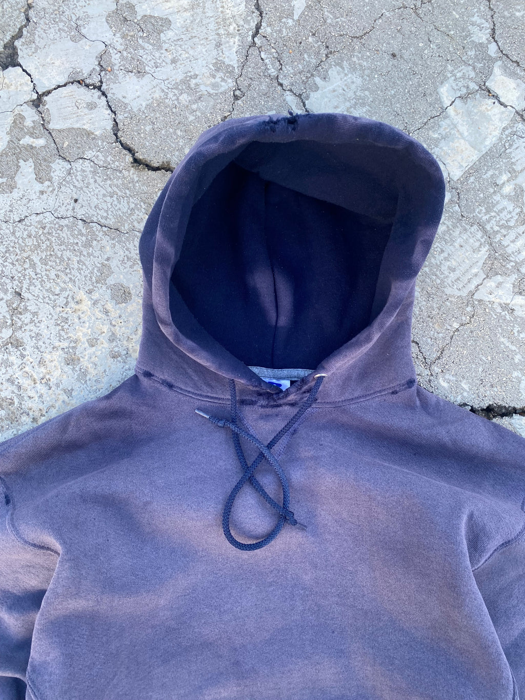 2000’S SUN FADE RUSSELL ATHLETIC BLANK HOODIE (M)
