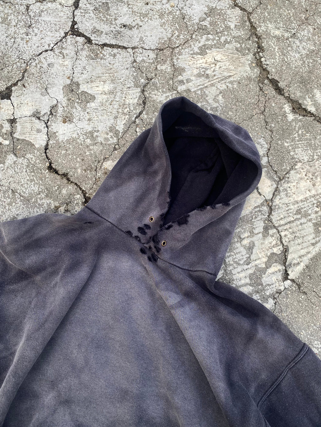 2000'S SUN FADE DESTROYED BLANK HOODIE (L)