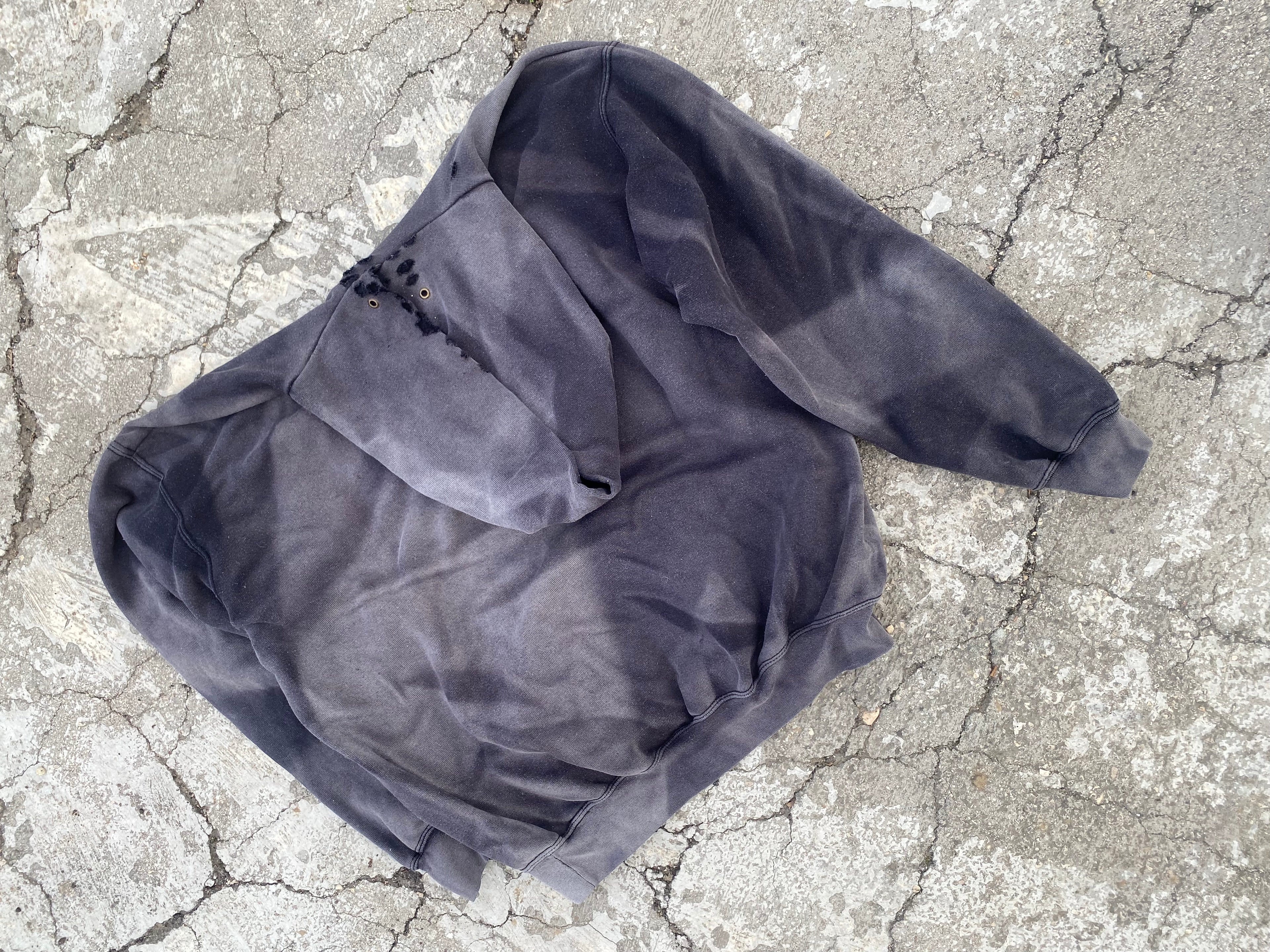 2000'S SUN FADE DESTROYED BLANK HOODIE (L)