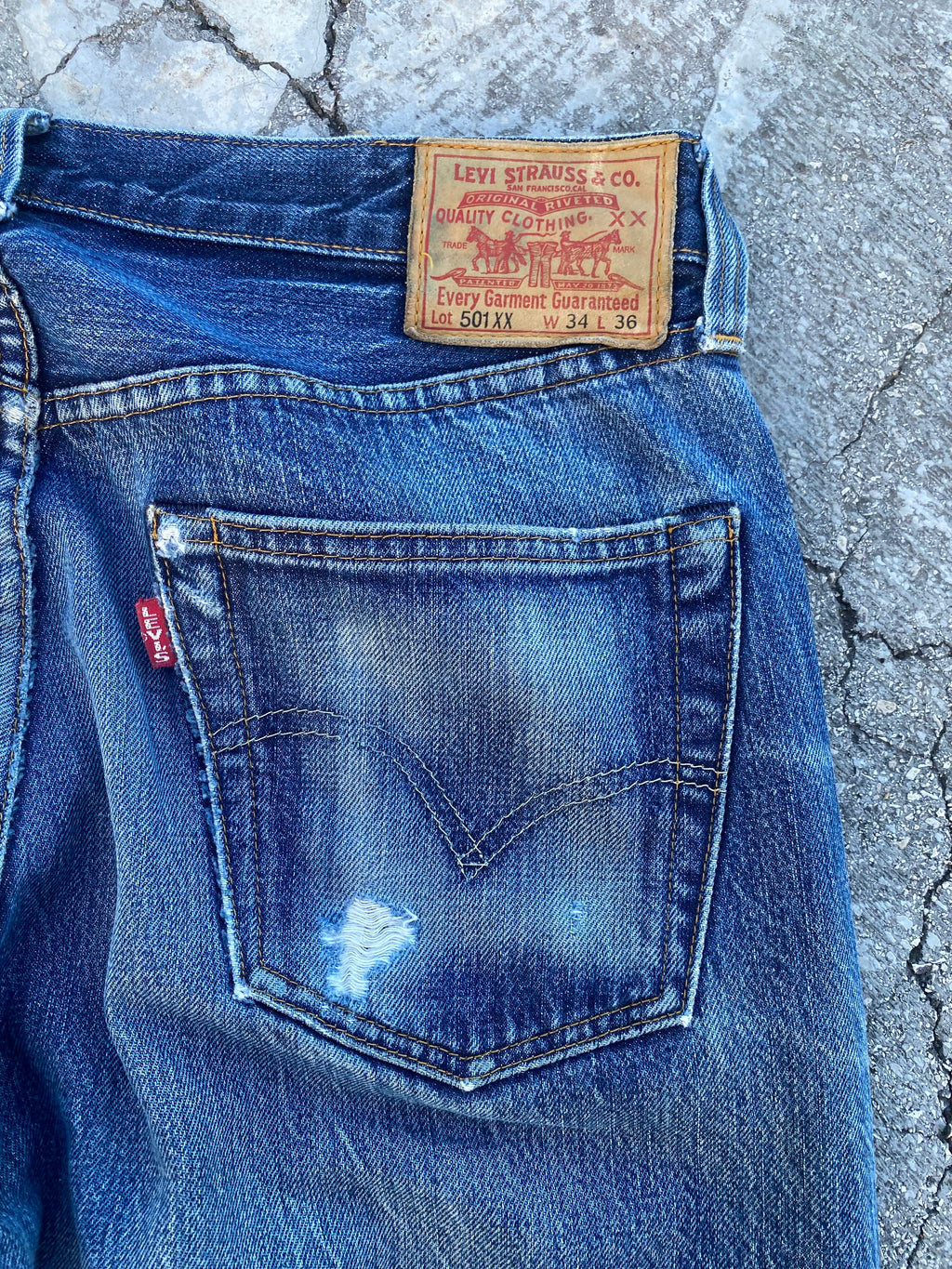 2000'S LEVI'S 501 SELVEDGE XX (W32)