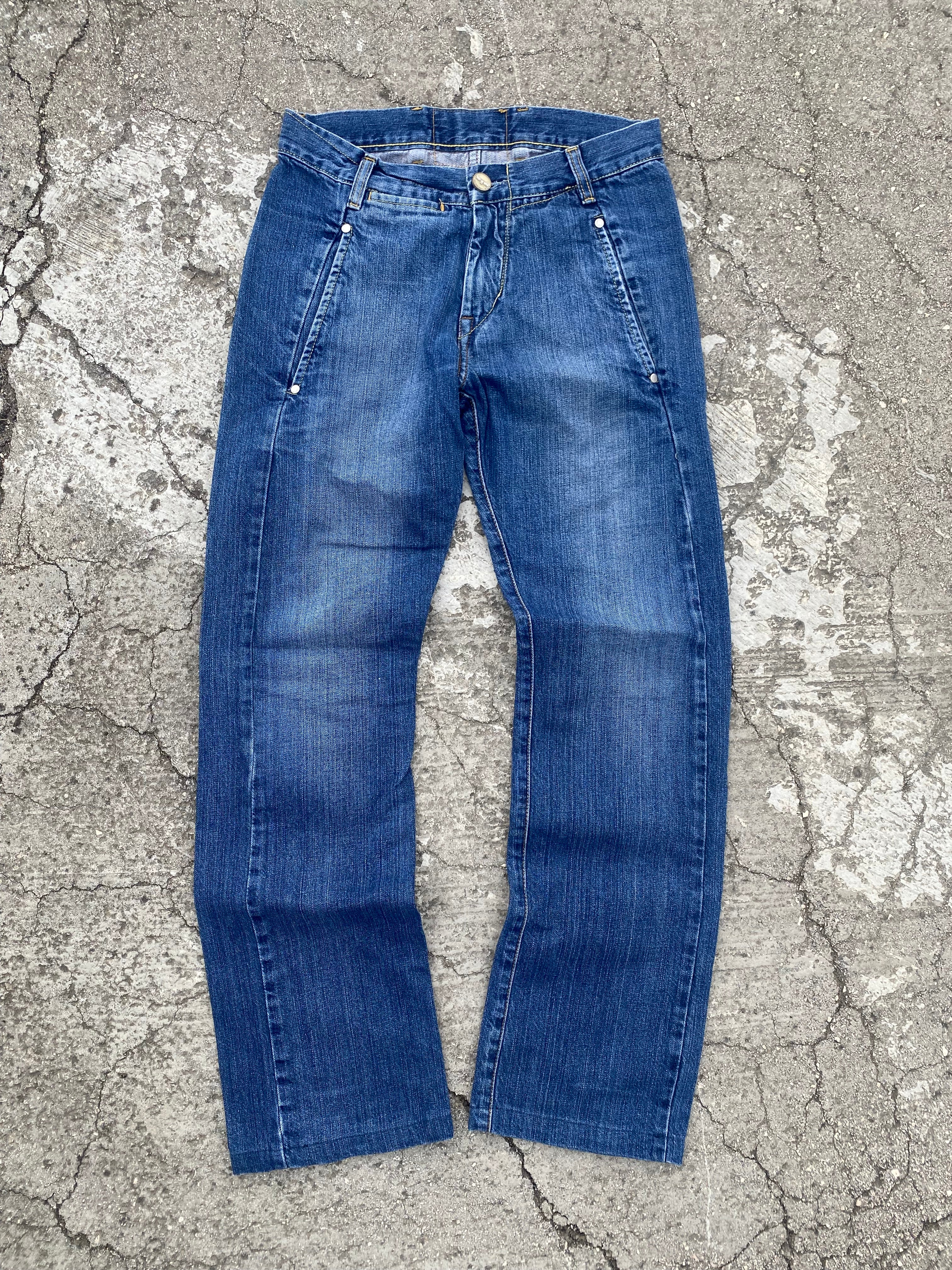 2000’S LEVI’S ENGINEERED TWISTED LEG (W28)