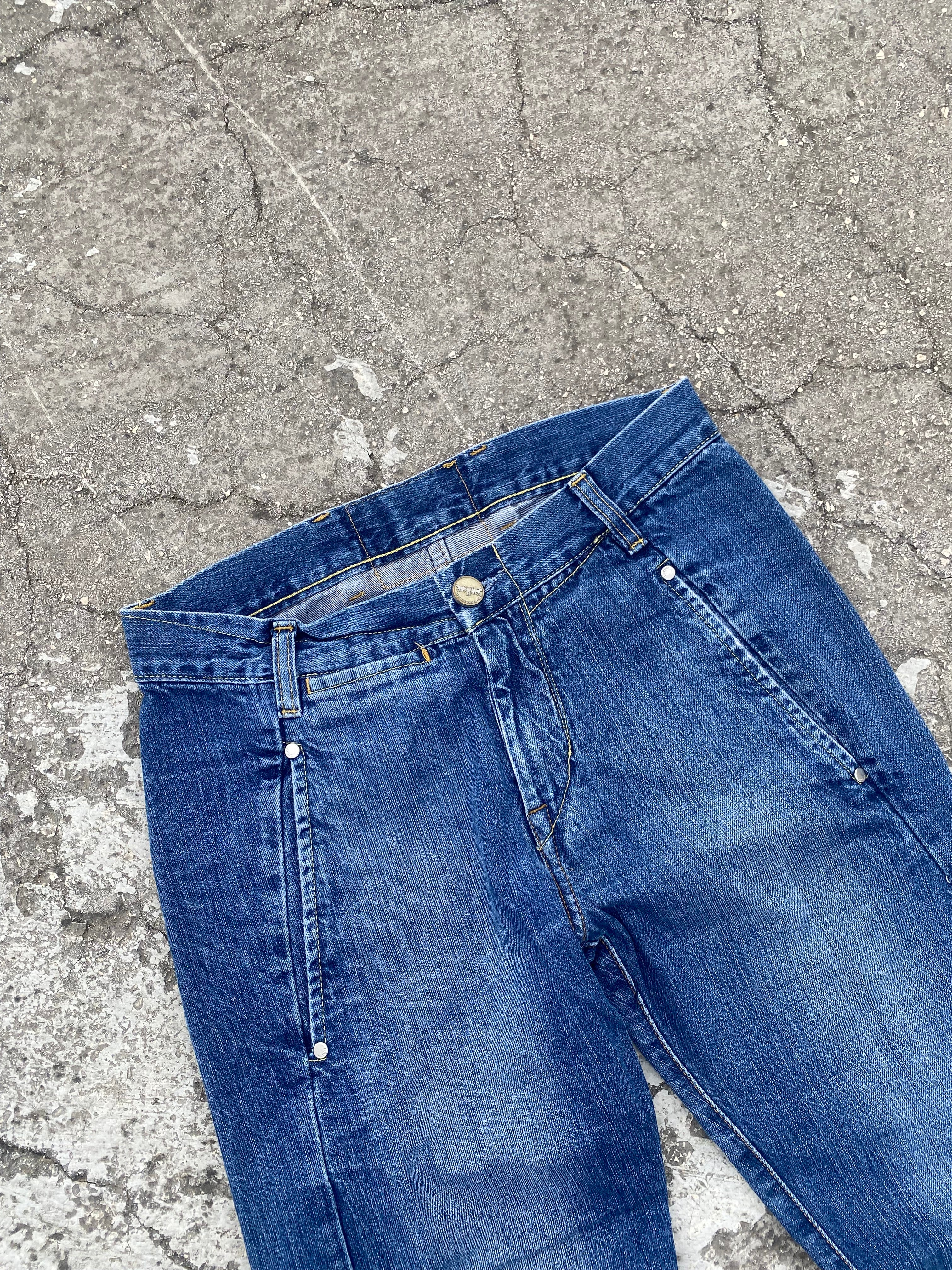 2000’S LEVI’S ENGINEERED TWISTED LEG (W28)