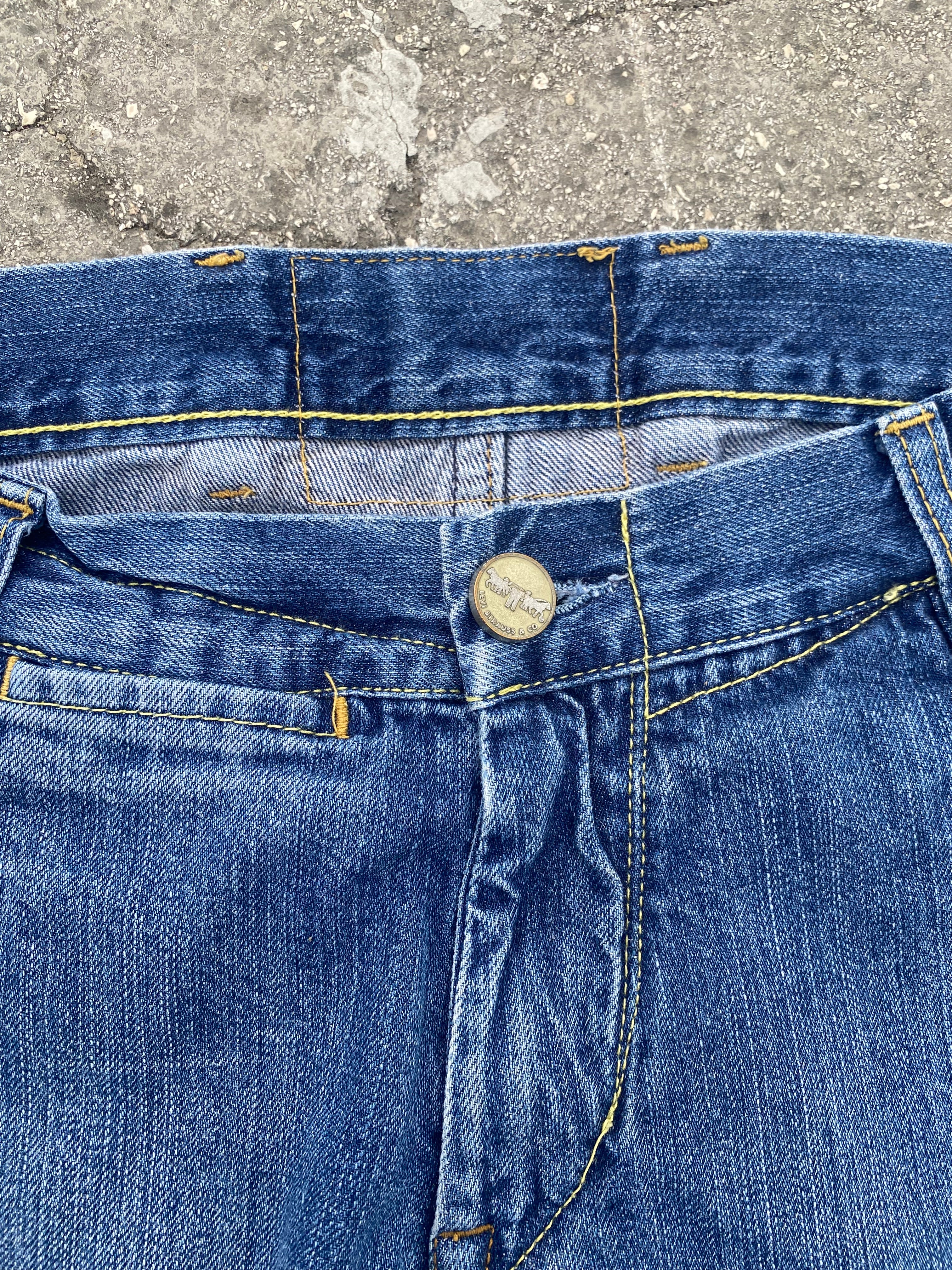 2000’S LEVI’S ENGINEERED TWISTED LEG (W28)