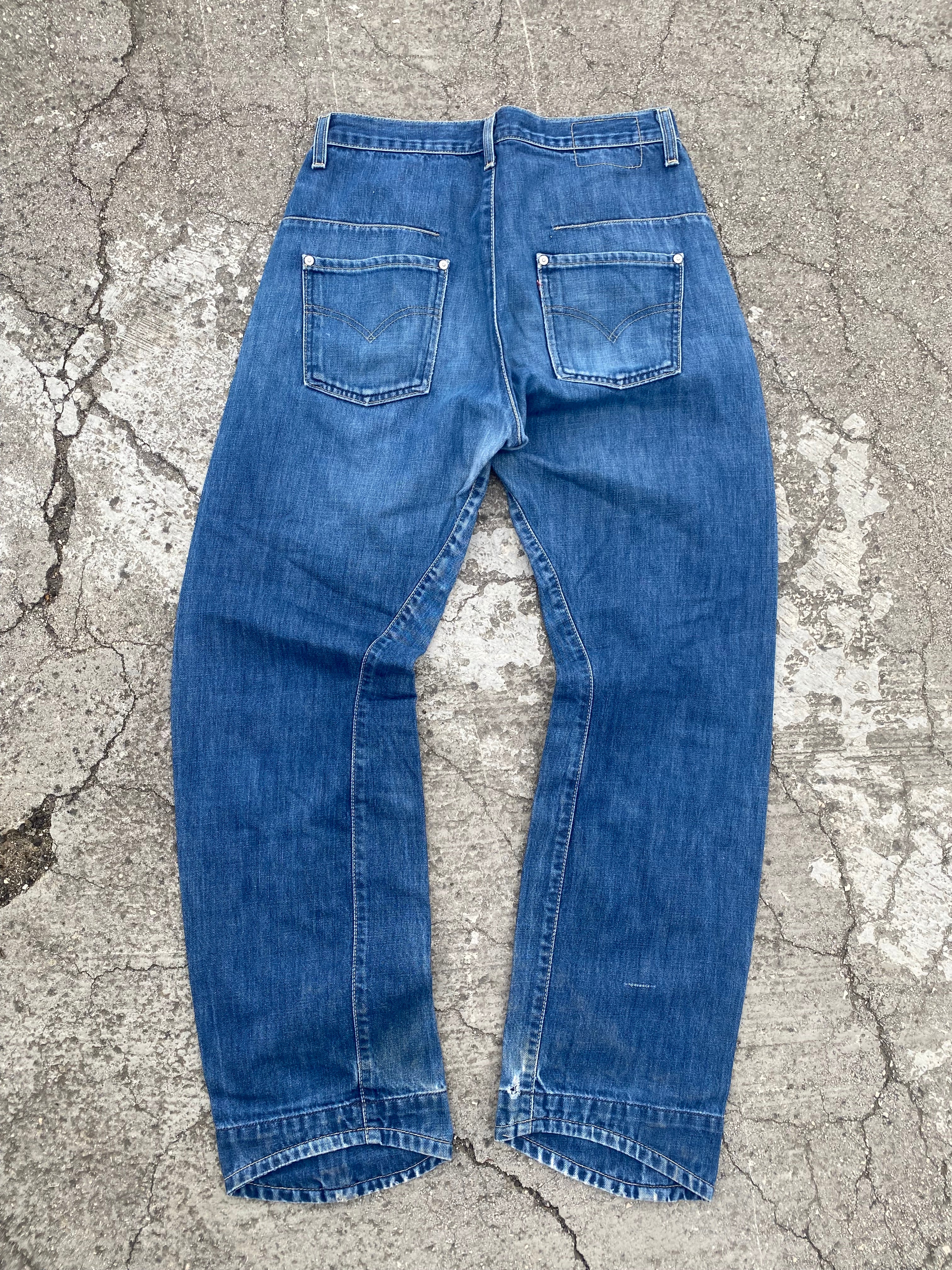 2000'S LEVI'S ENGINEERED "TWISTED LEG" WASHED BLUE (W30)