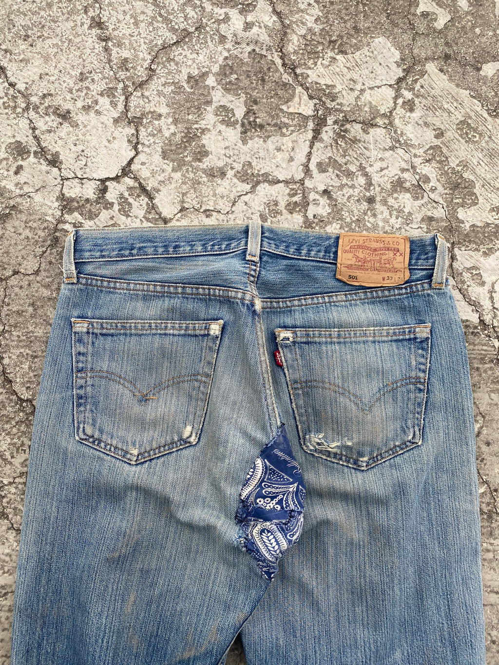 1990'S LEVI'S "BANDANA" 501 MADE IN USA (W33)