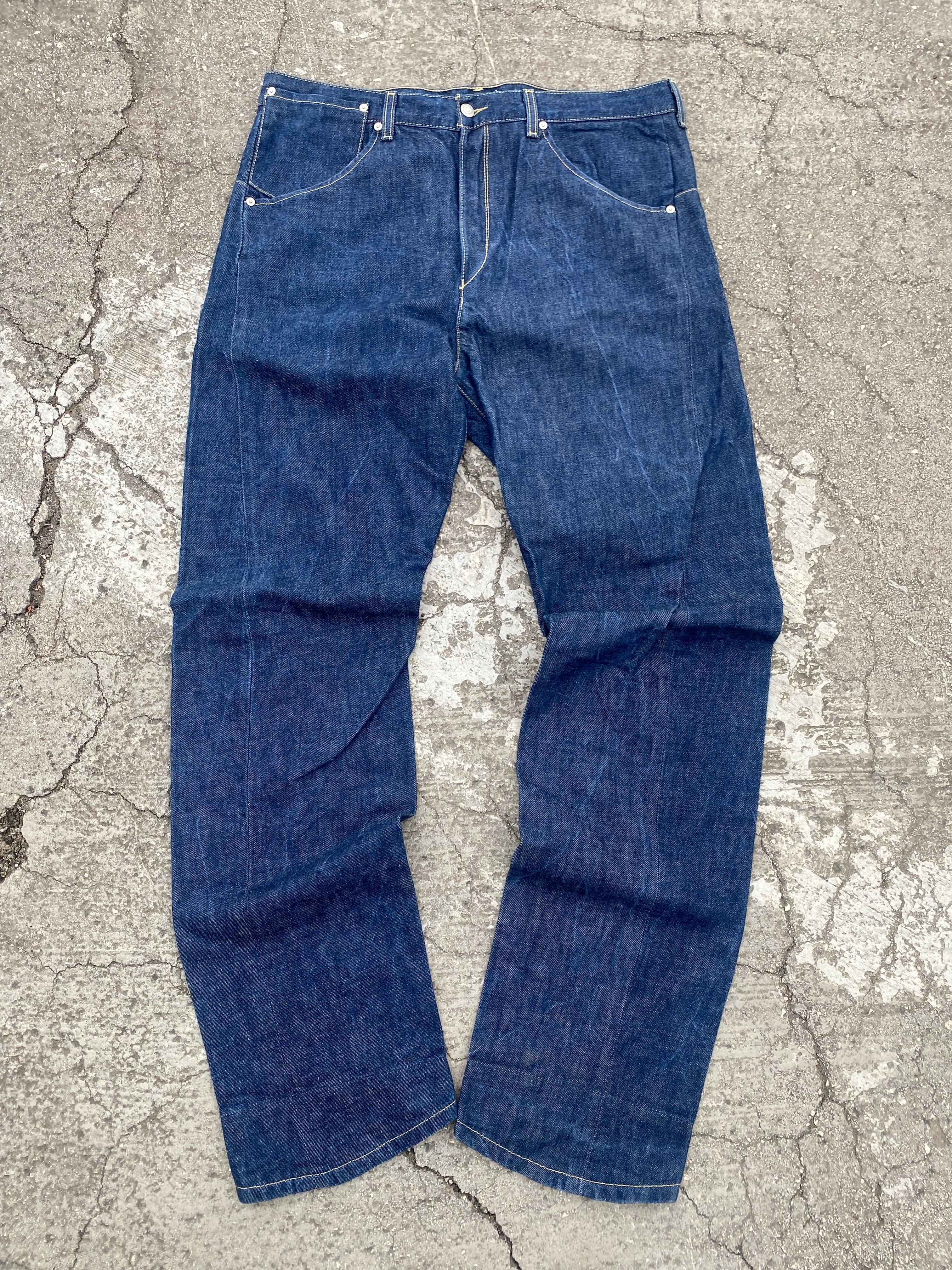 2000'S LEVI'S ENGINEERED "TWISTED LEG" RAW DENIM (W38)